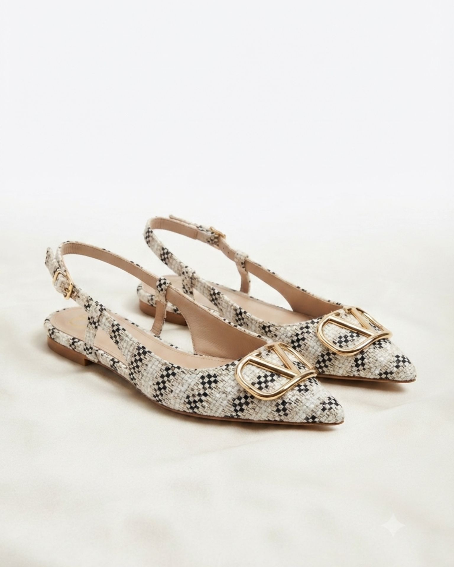 Golden Buckle Pointy Baletanke