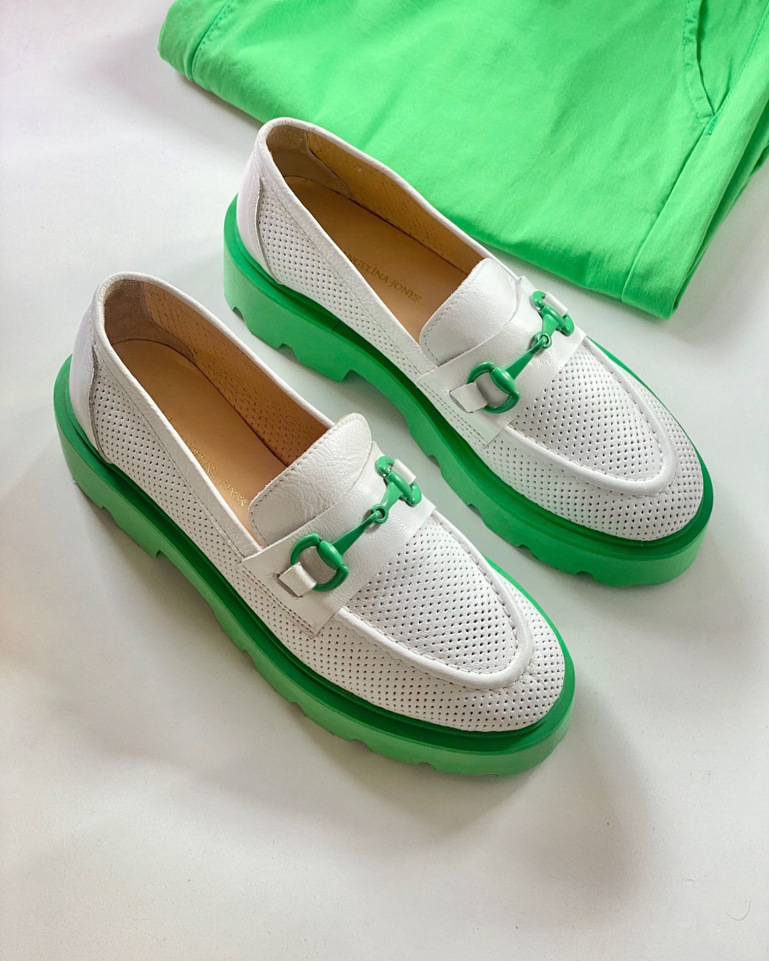 Bele  kožne mokasine / Green Touch