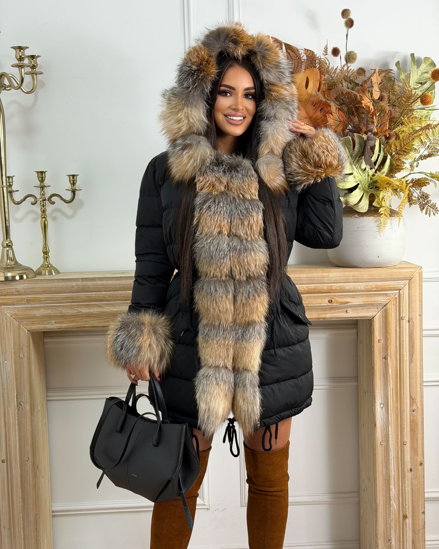 Crna parka sa prirodnim krznom