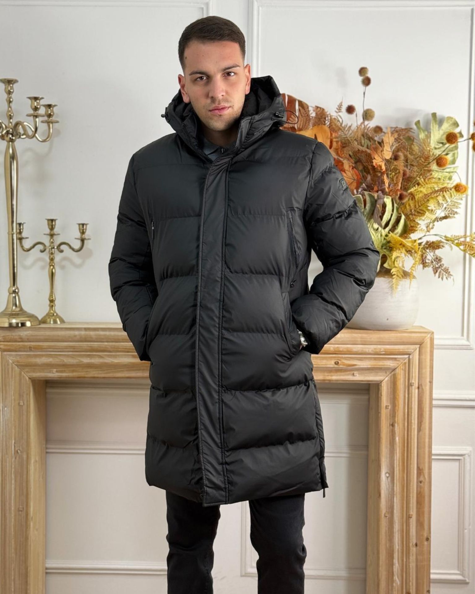 Duža crna muška jakna