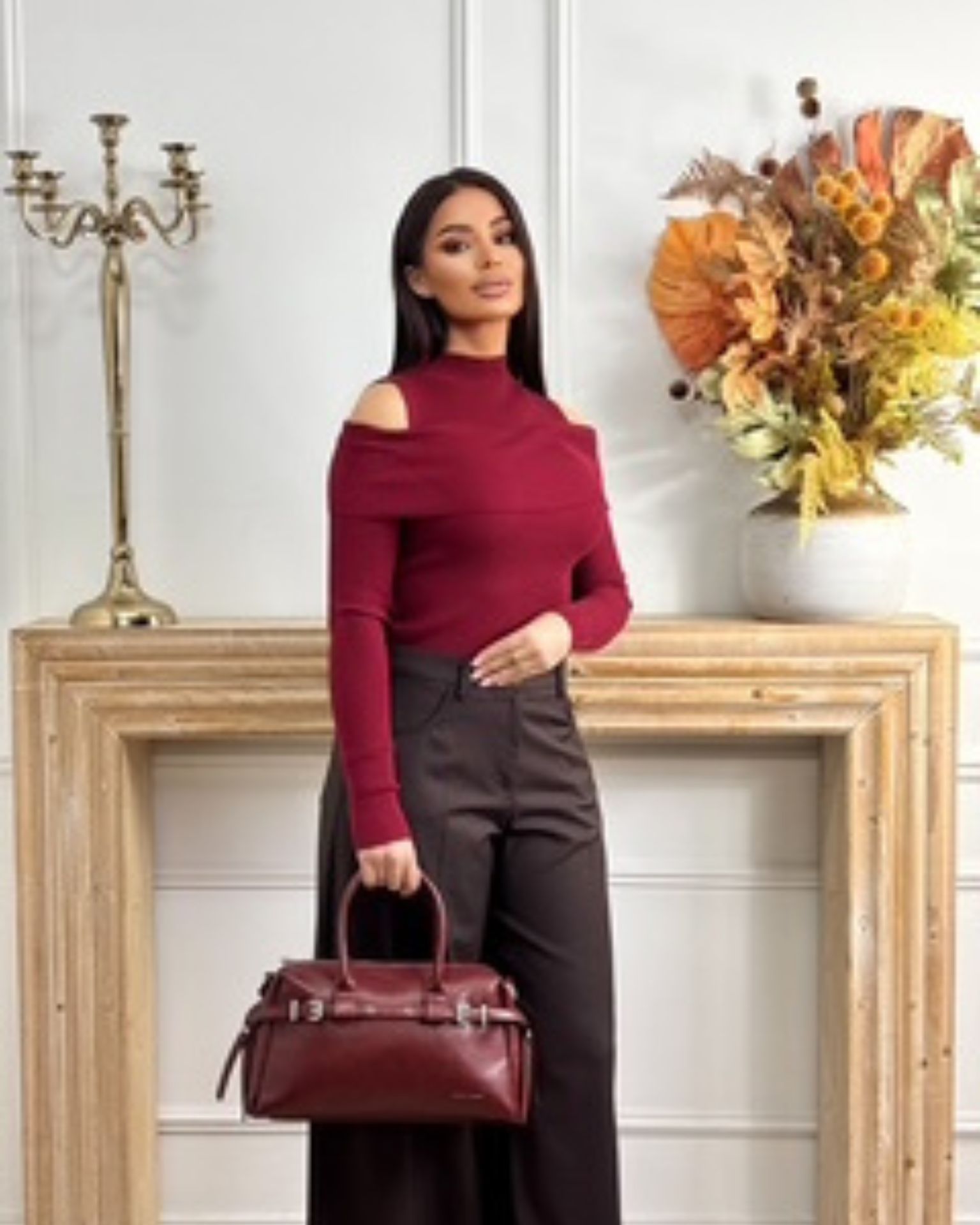 Bordo bluza sa spuštenim ramenima