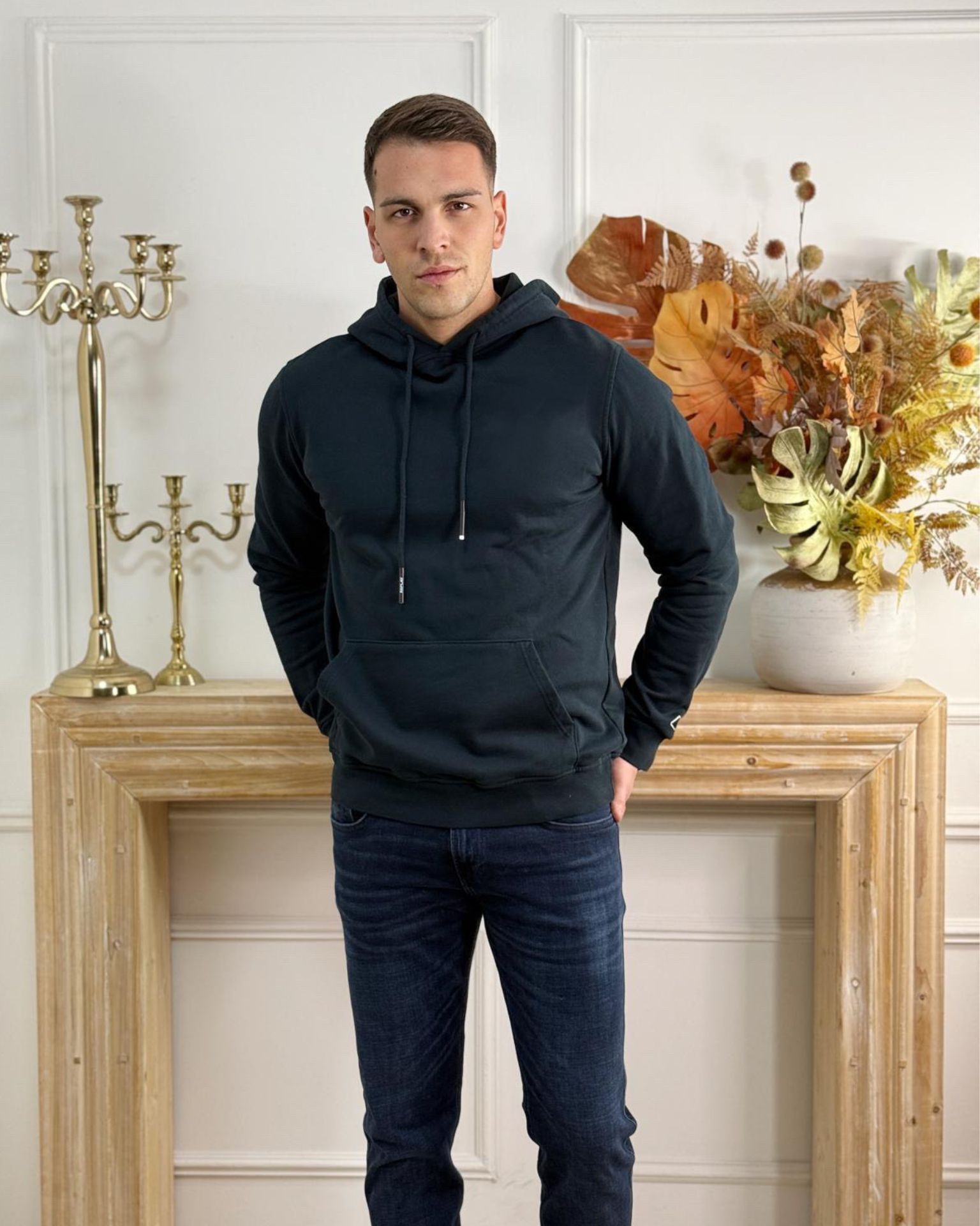 Muški teget duks sa kapuljačom