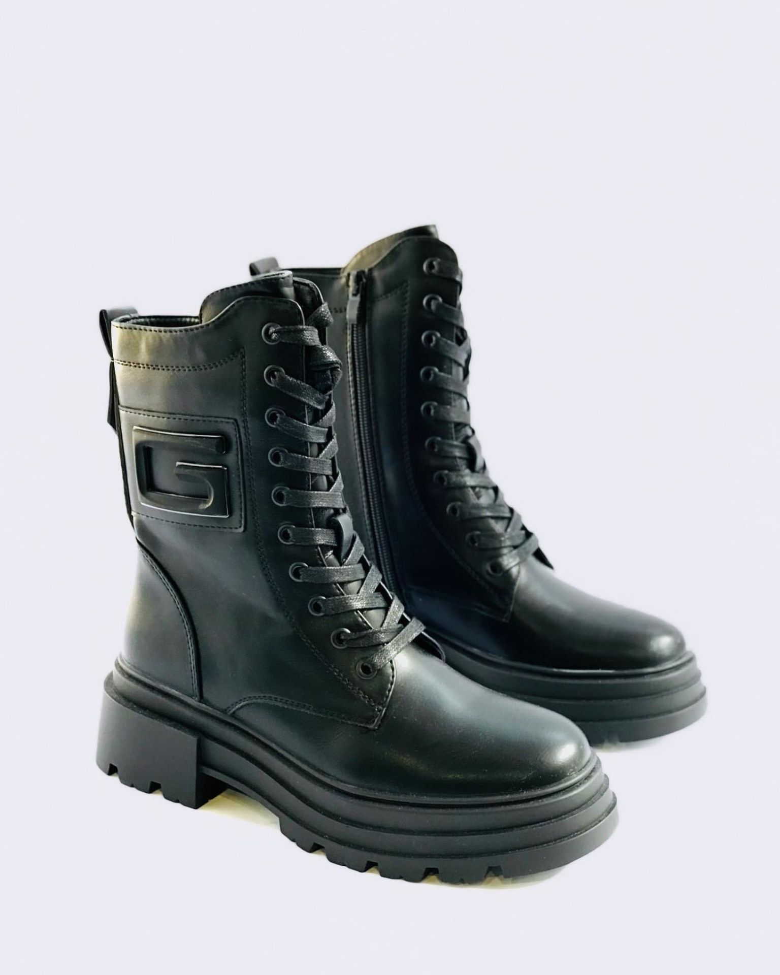 Crne čizme od eko kože / martinke style