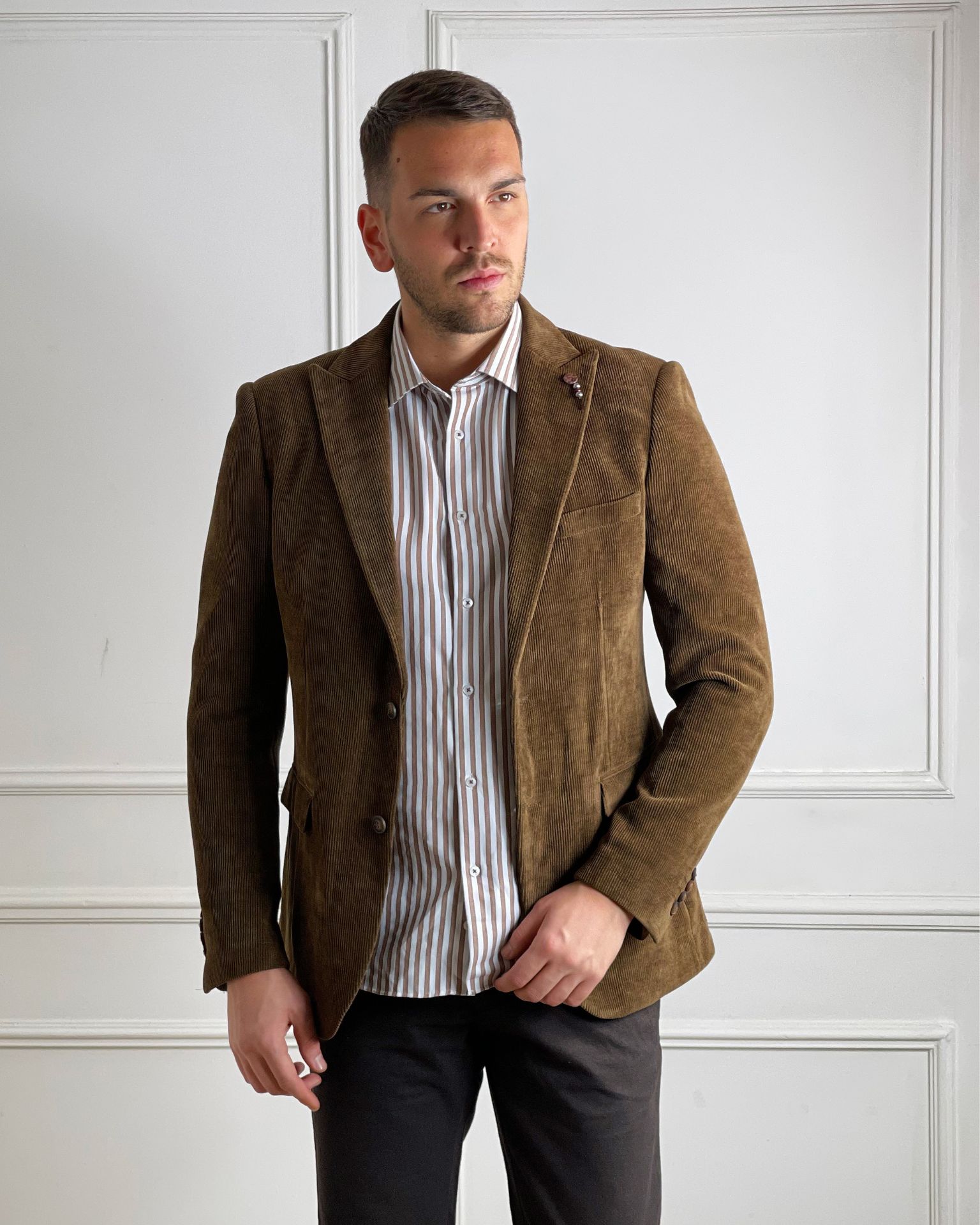 Muški skako od rebrastog pliša