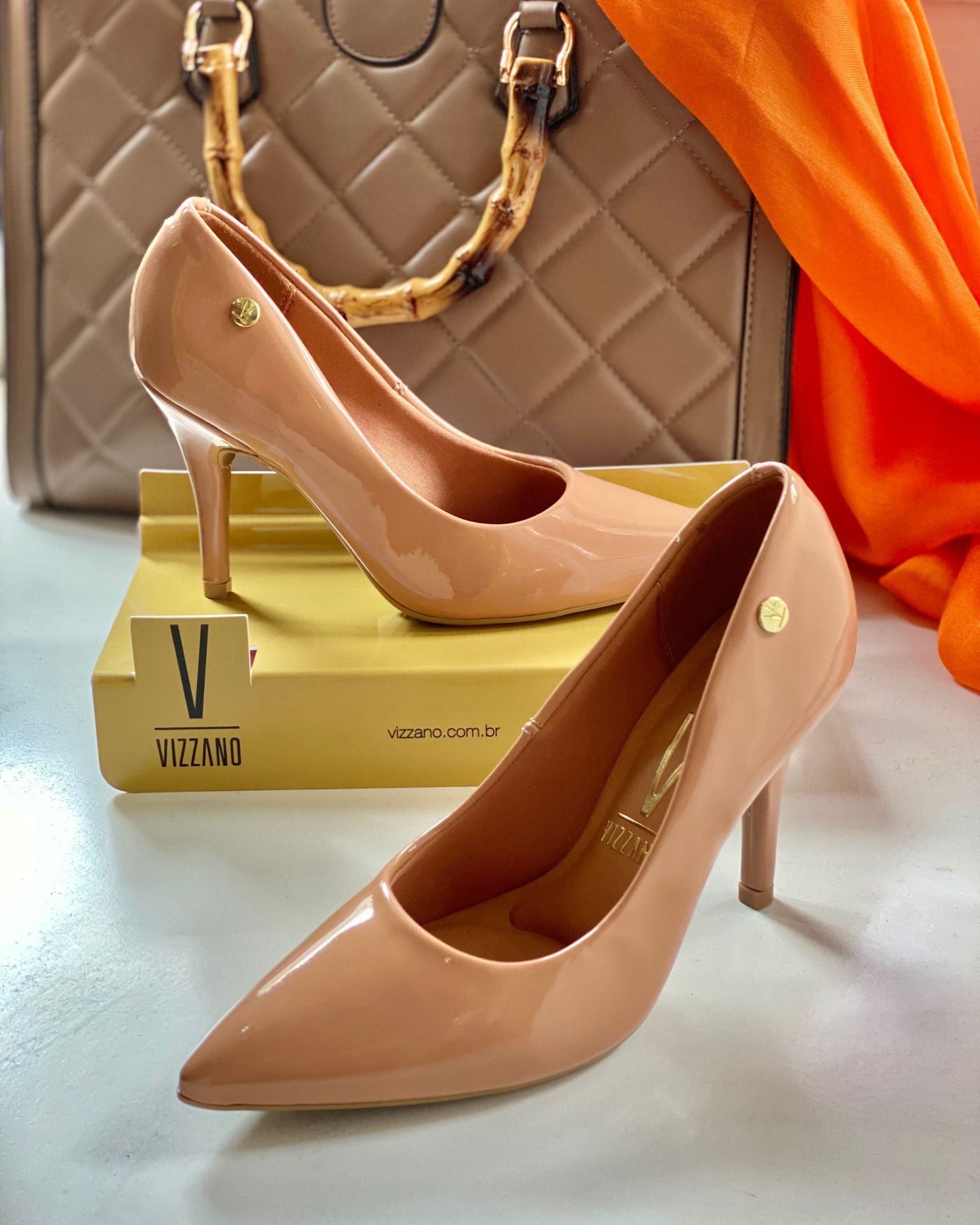 Bež lakovane salonke