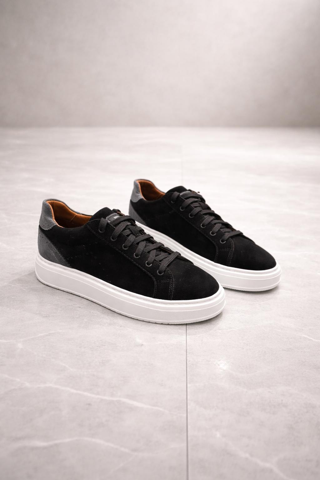 Muške kožne patike / crne sa sivim detaljima i belim đonom