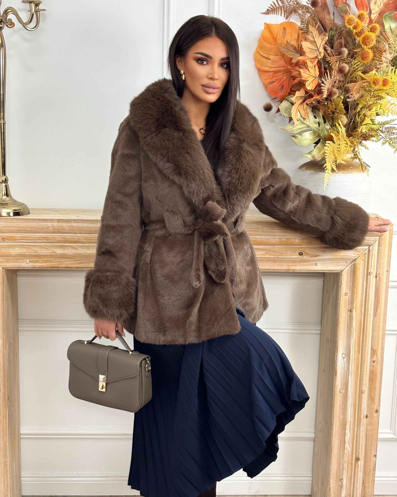 Braon bunda sa veštačkim krznom