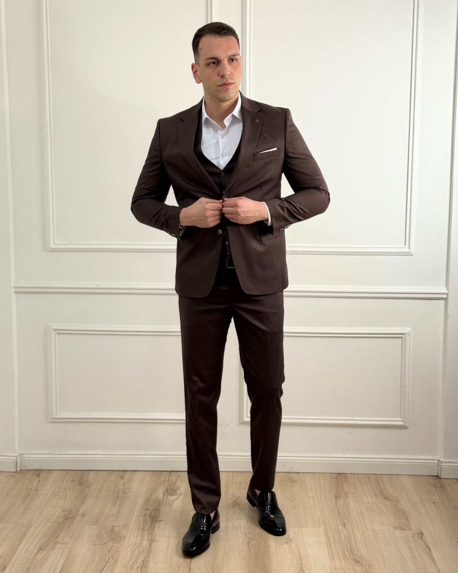 Muško slim fit odelo / Brown Elegance