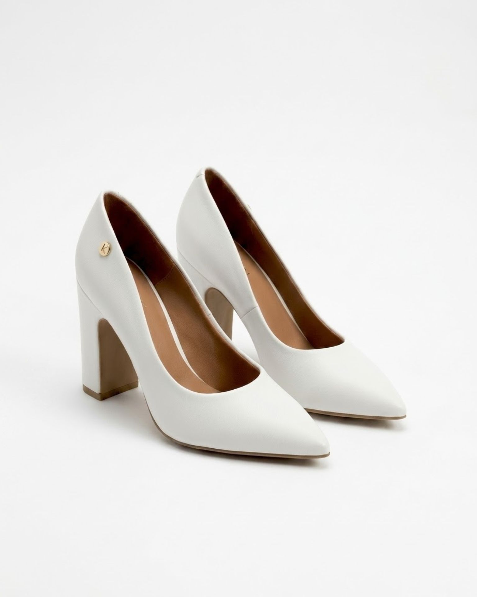 Salonke Ivory Bold