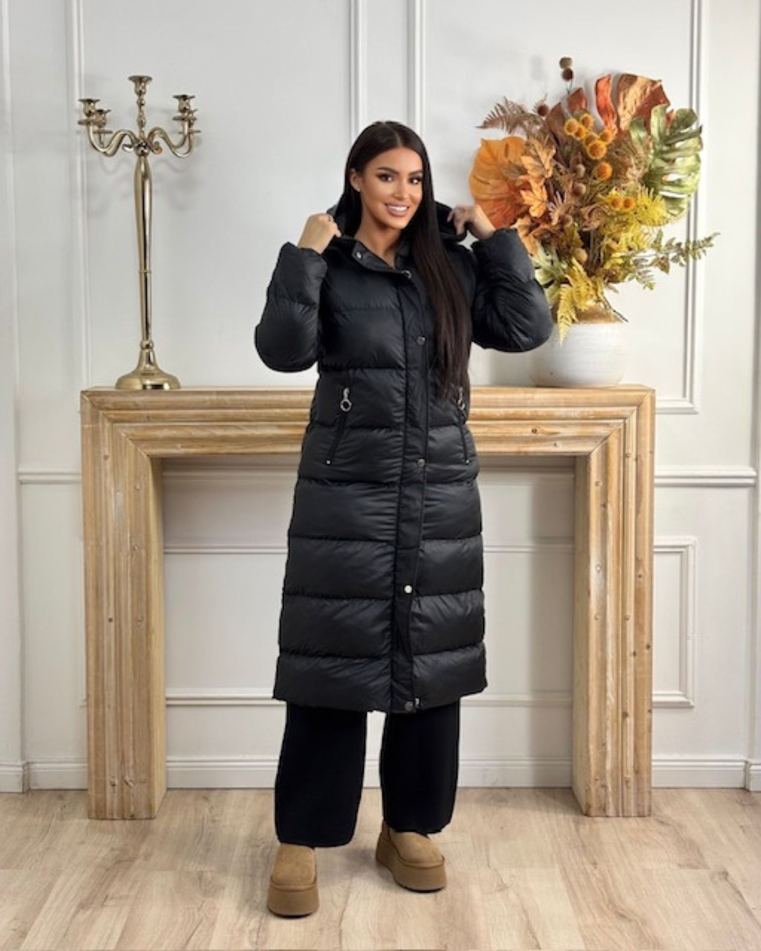 Duga crna zimska jakna sa kapuljačom