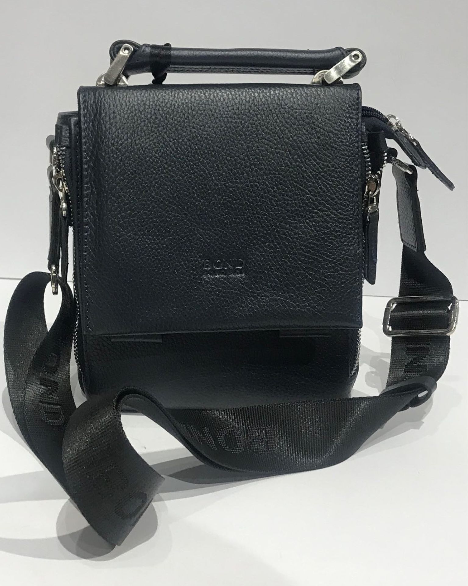 Crna muška kožna torba