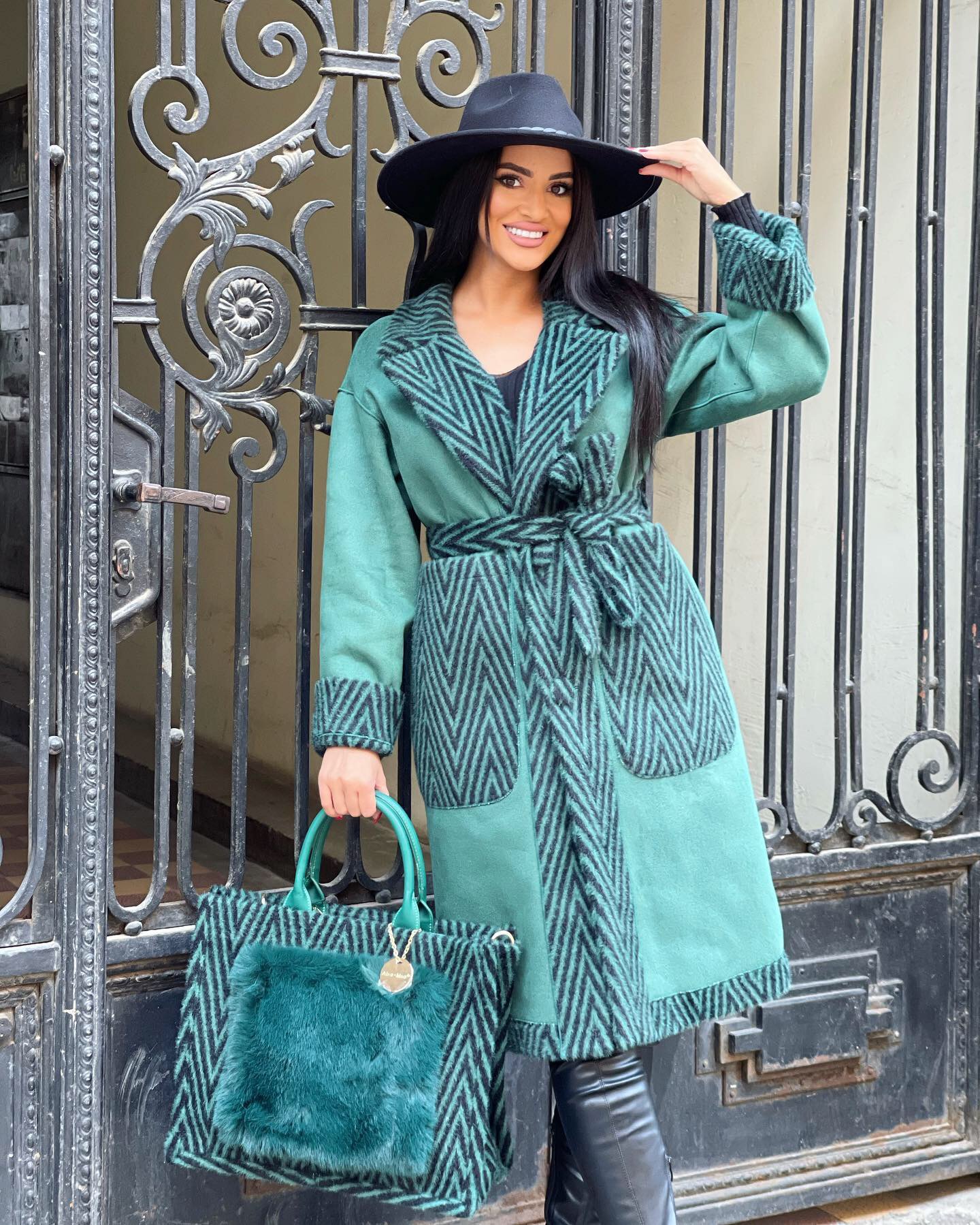 Zeleni kaput sa dva lica