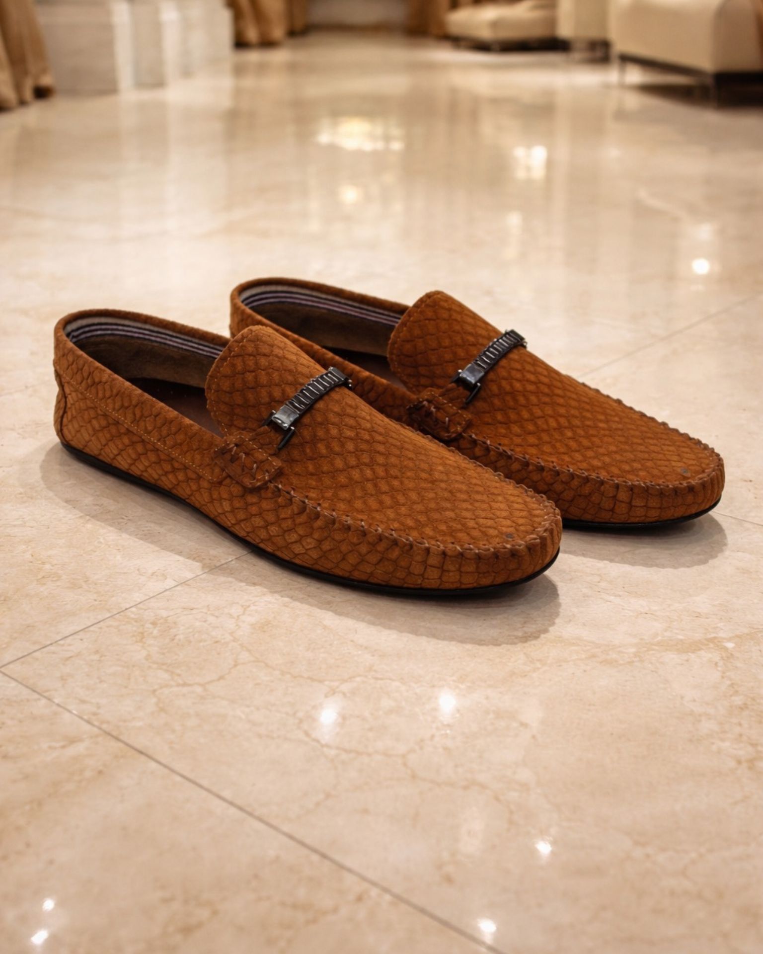 Kožne kroko kamel mokasine