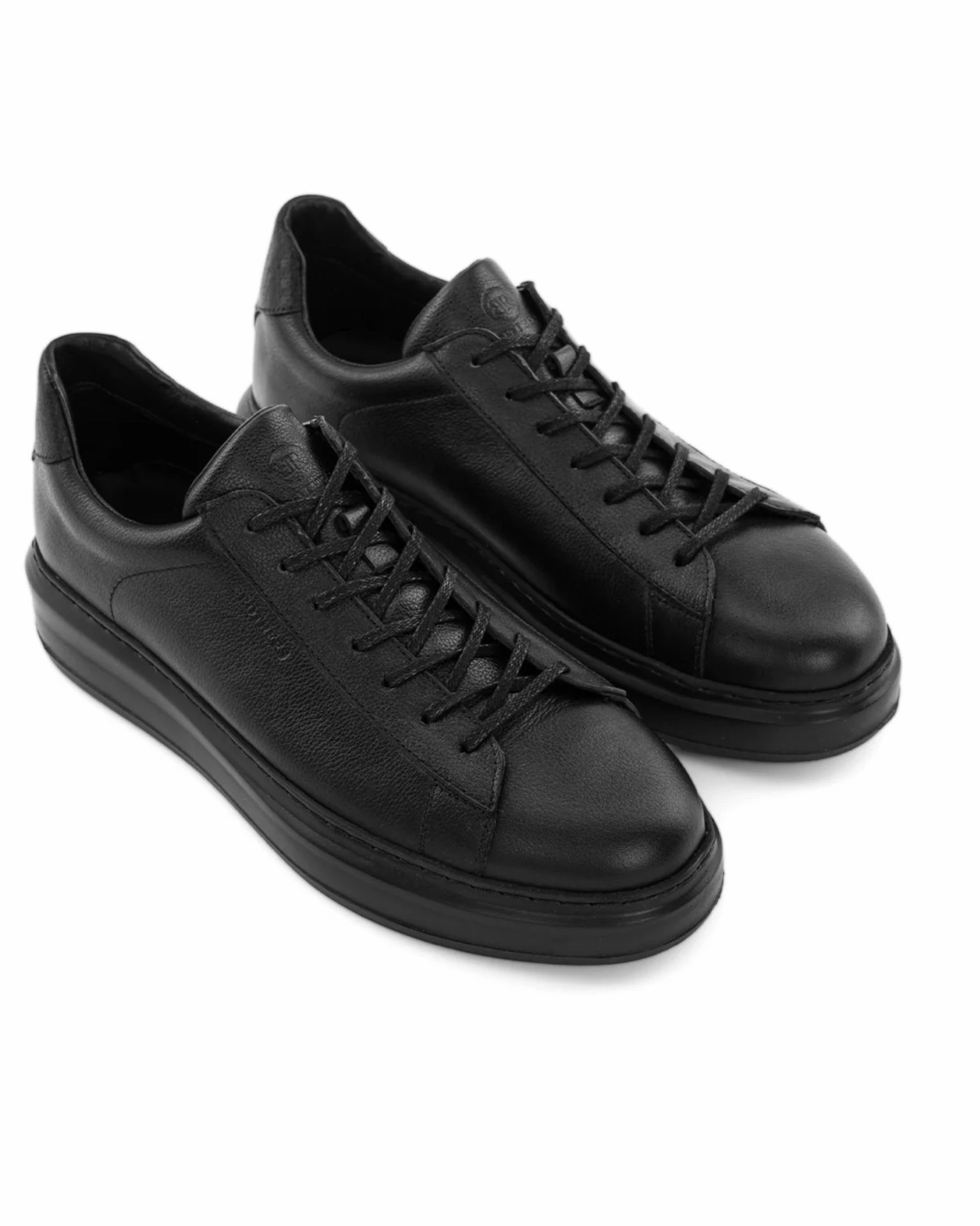 Muške crne kožne patike