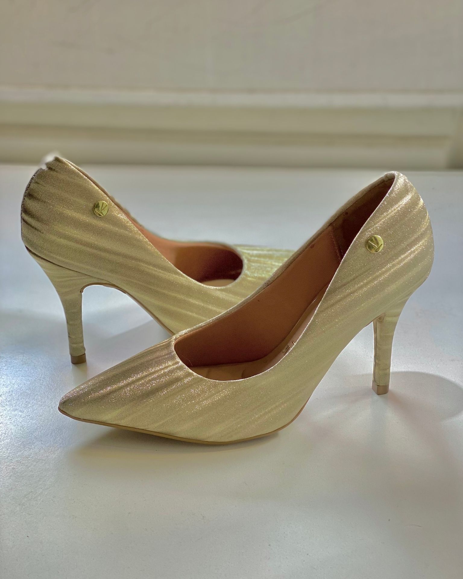 Zlatne salonke sa štrasom