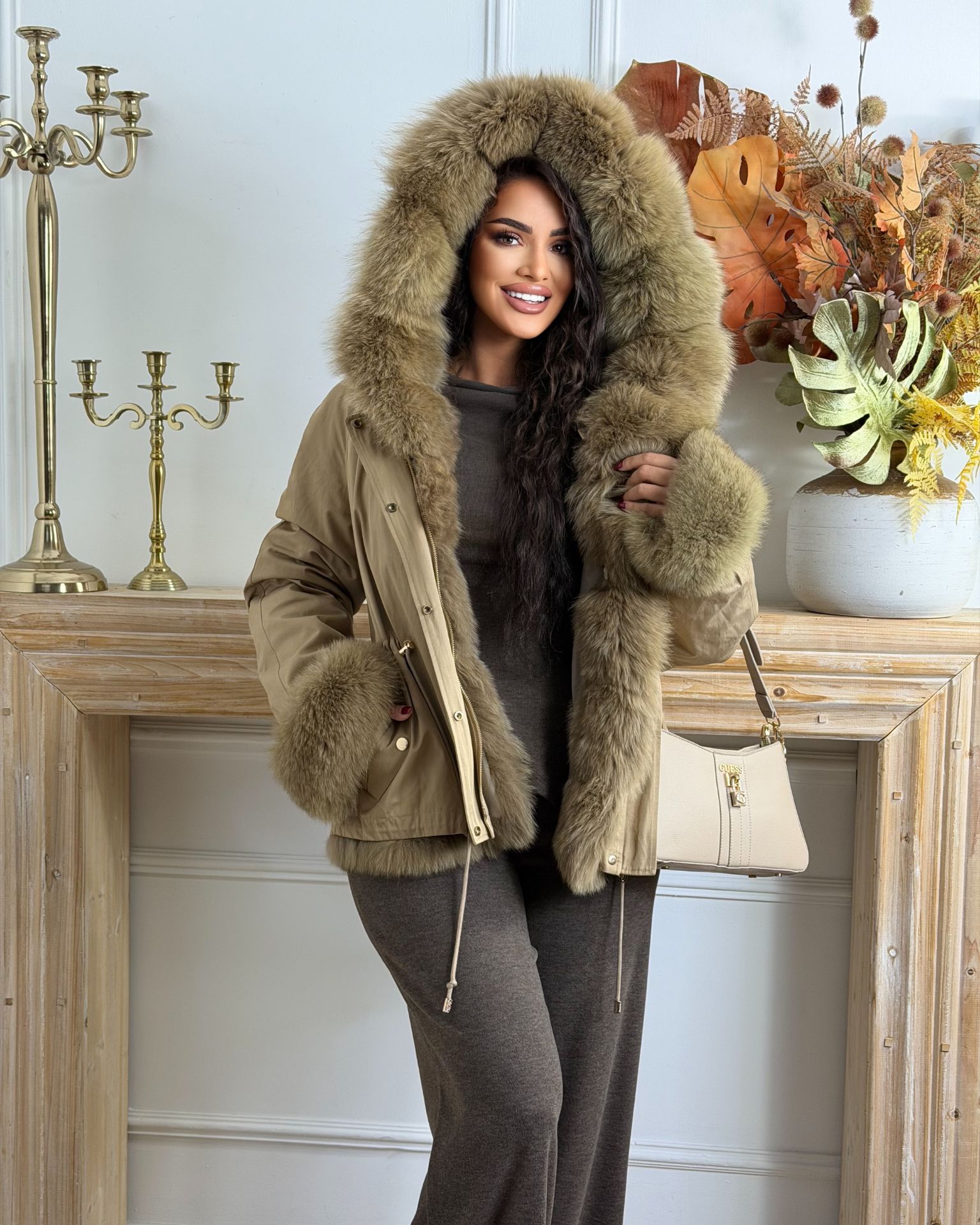 Bež parka sa prirodnim krznom polarne lisice