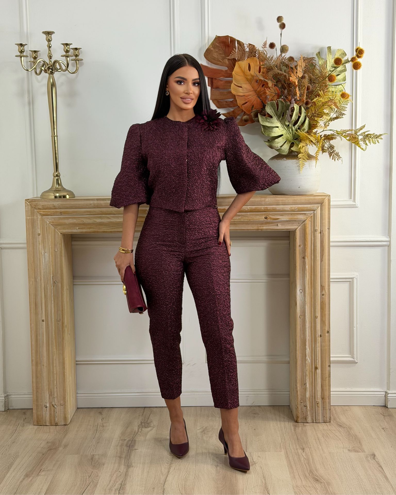 Bordo komplet sa brošem u obliku cveta