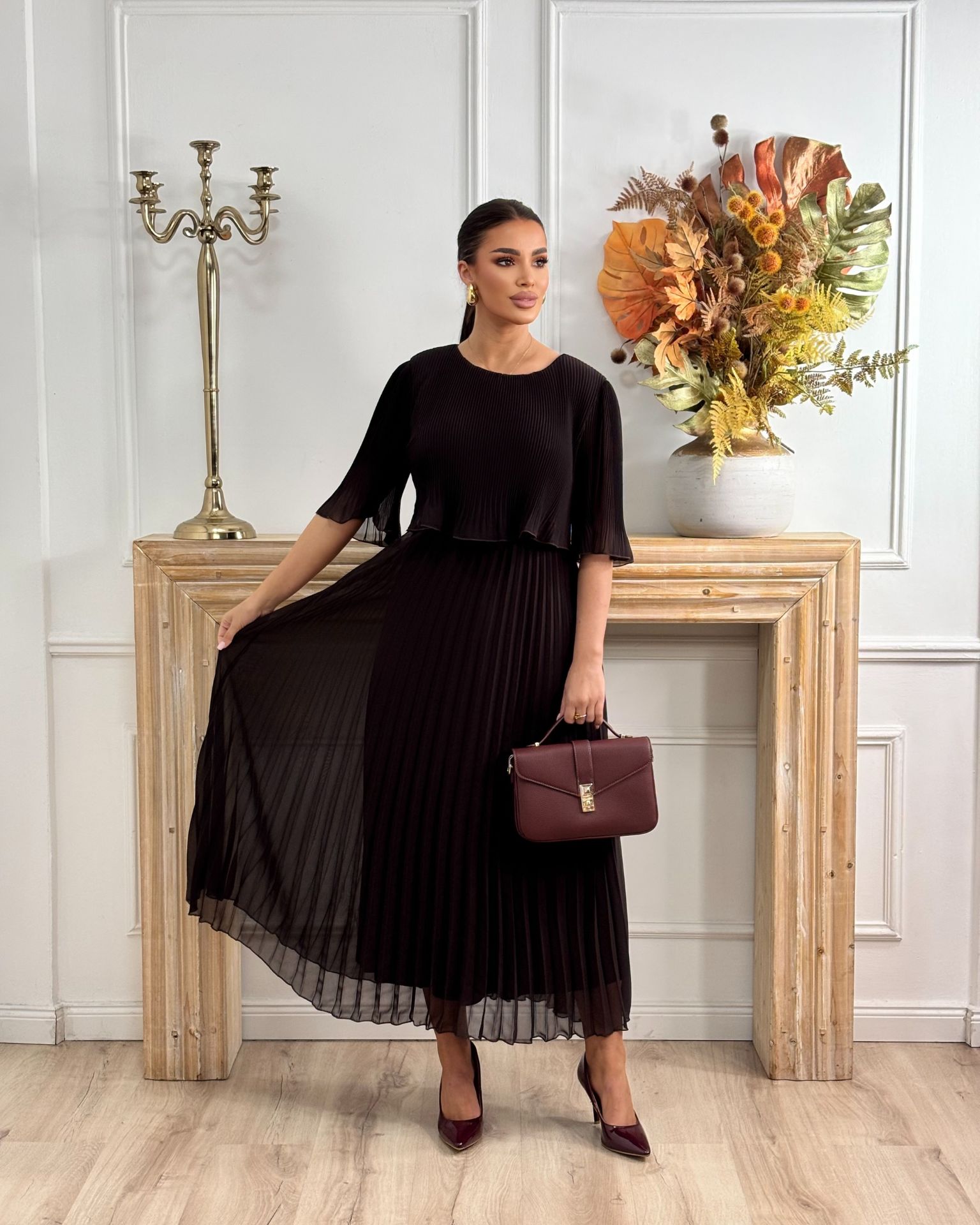 Braon plisirana haljina