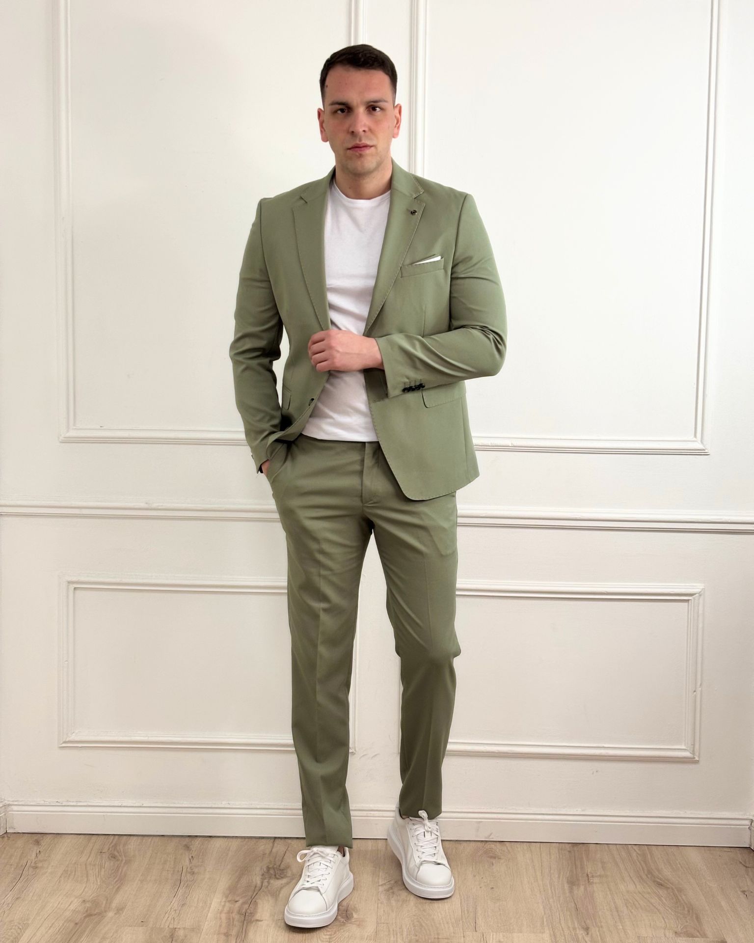 Muško slim fit odelo / Olive Green Elegance