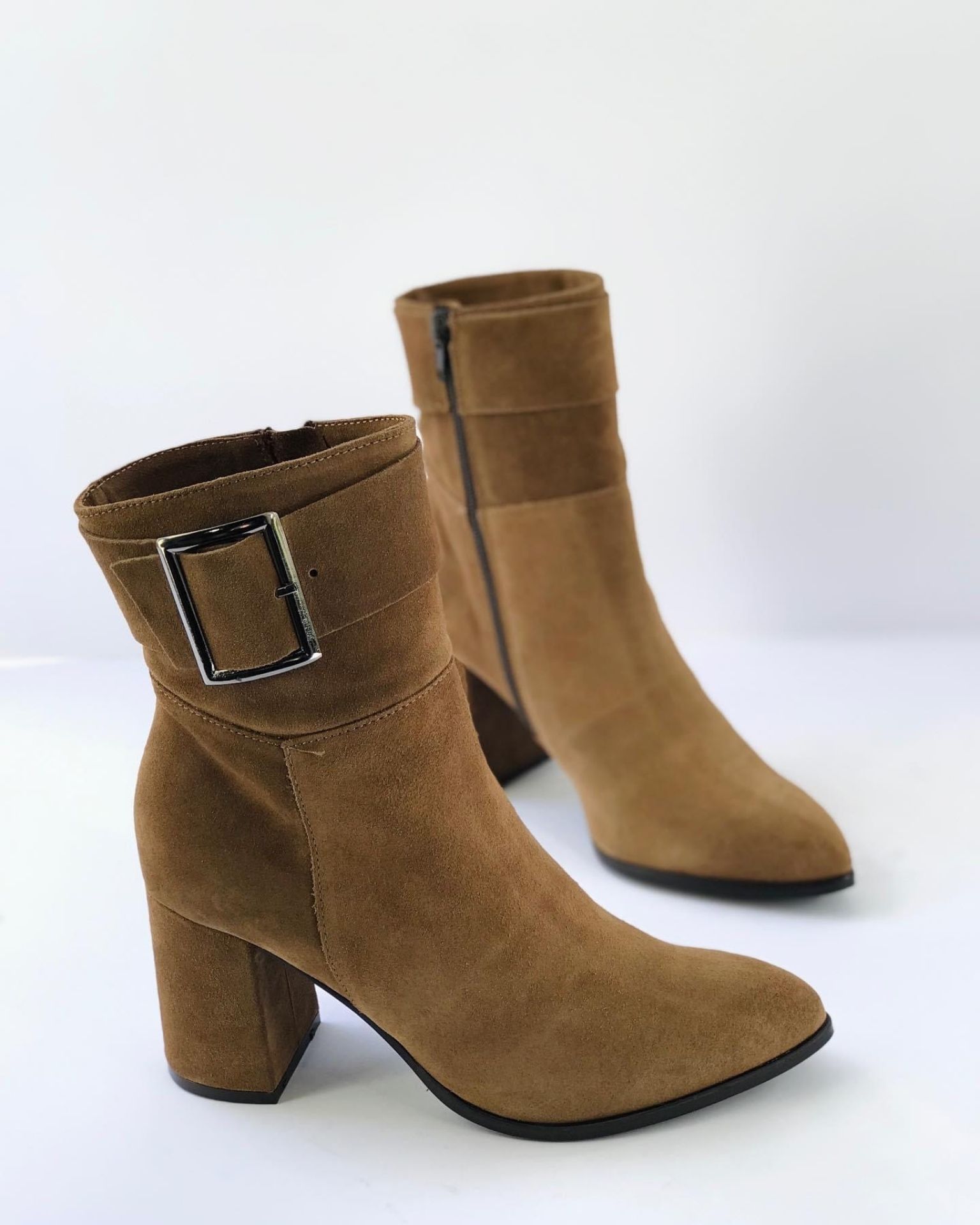 Camel kožne čizme / silver kopča